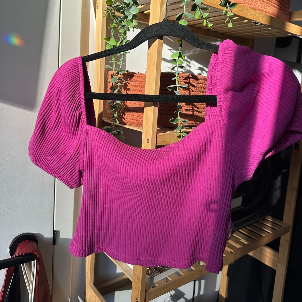 H&M pink crop top with bubble sleeves